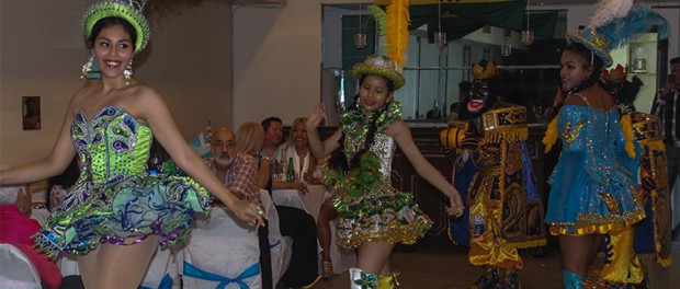 Bailarinas durante la fiesta de la Virgen de Urkupiña.| FOTO: MIGUEL ESQUIROL