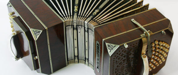 Bandoneon-curved